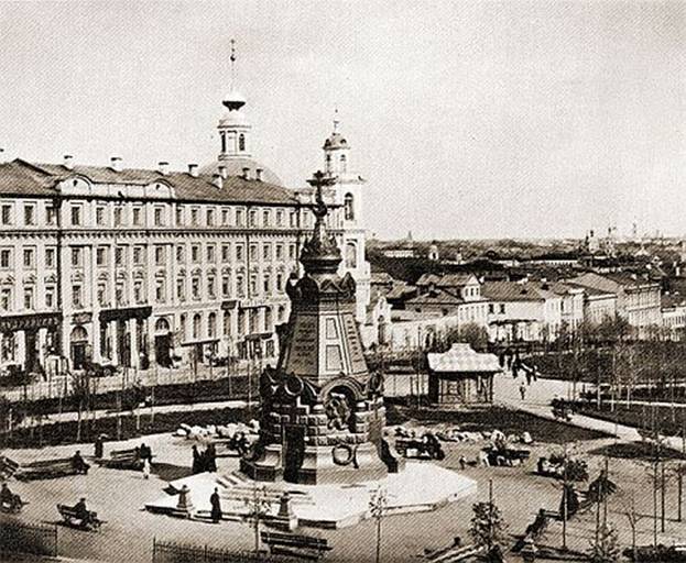 C:\Users\CG\AppData\Local\Temp\Rar$DI60.856\Часовня-памятник героям Плевны. Ильинский сквер, Москва. Конец. 19-нач. 20 вв..jpg